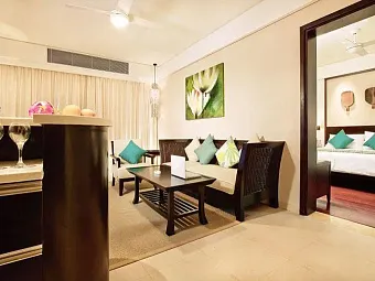 HOWARD JOHNSON RESORT SANYA BAY 5*