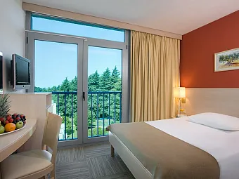 VALAMAR CRYSTAL 4*