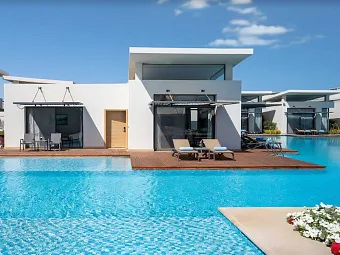 Pool & Executive Villas