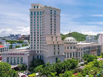 BAOHONG SANYA HOTEL 4*
