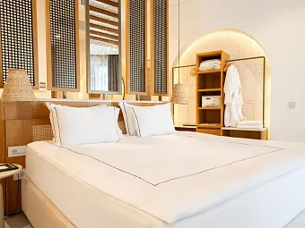 THE NORM COLLECTION DOOR'A 5*