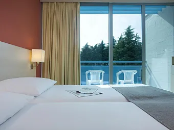 VALAMAR CRYSTAL 4*