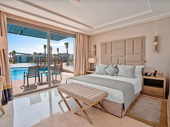 Lagoon Swim Up Suite