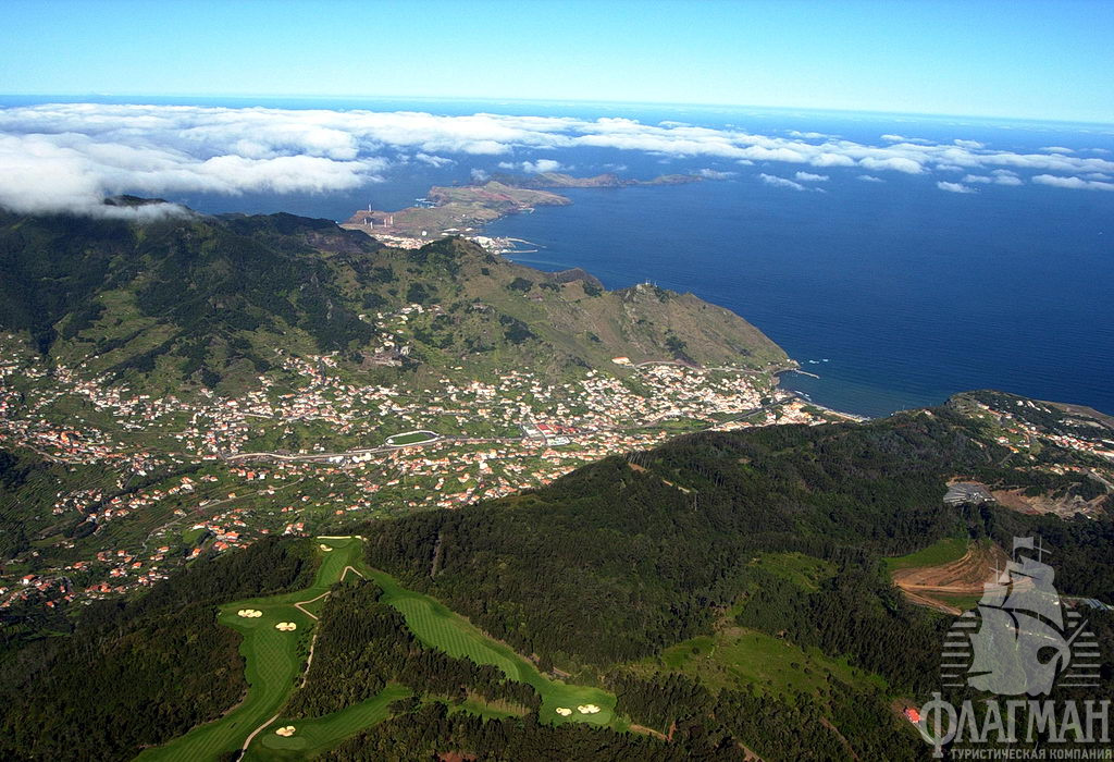 Панорама острова с самолёта.