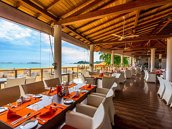 Отель CALAMANDER UNAWATUNA BEACH 3*
