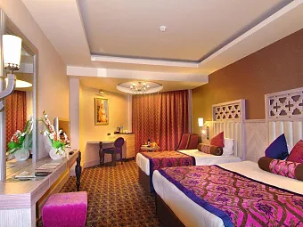 Отель ROYAL ALHAMBRA PALACE 5*