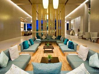 Отель HOLIDAY INN RESORT PHUKET MAI KHAO BEACH 4*