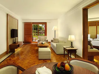 Отель NUSA DUA BEACH HOTEL & SPA 5*