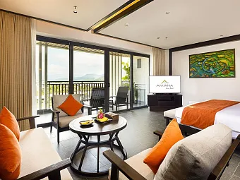 Deluxe room garden view with children themed room