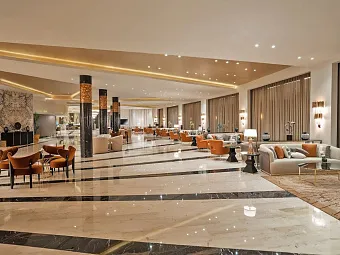  Lobby Bar