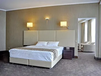 Краснодарский край. Геленджик. Отель ПРИМОРЬЕ 4*. 2-х местный 2-х комнатный люкс Luxury.