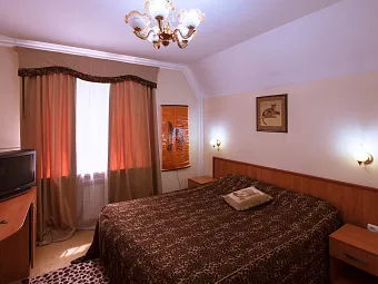 ШАТО ЛЕОПАРД 3*