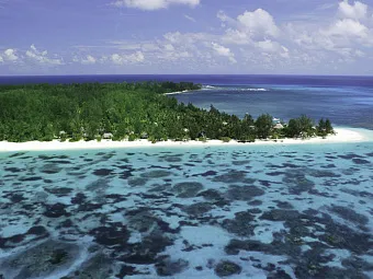 Отель DENIS PRIVATE ISLAND 4*