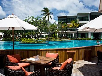 Отель HOLIDAY INN RESORT PHUKET MAI KHAO BEACH 4*