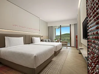 HUALUXE SANYA YALONG BAY RESORT 5*