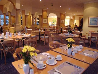 Отель APARTHOTEL PESTANA VILLAGE GARDEN RESORT 4*