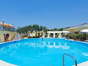 Отель LA SCOGLIERA 4*