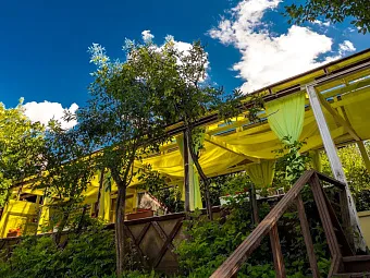 ФОРЕСТА ФЕСТИВАЛЬ ПАРК 4*, Подмосковье. Летняя беседка.