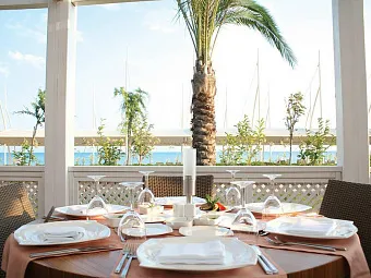 Отель CRYSTAL FAMILY RESORT & SPA 5*