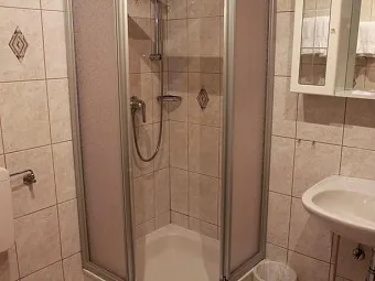 Отель EVIANQUELLE HOTEL 3*