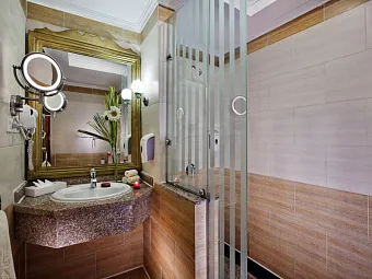  Bath Room