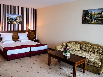  Отель KAROLINA 4*