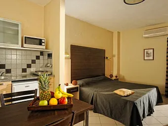 Отель APOLLO APARTMENTS 3+*
