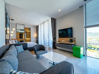 THE NORM COLLECTION DOOR'A 5*