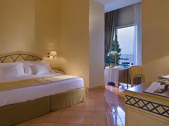 Отель MIRAMARE E CASTELLO 5*