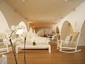 GOLDEN ARCHES HOTEL 3*