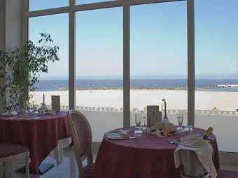 Отель IMPERIAL BEACH 4*