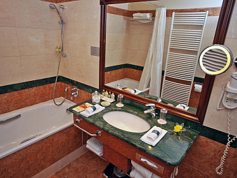 CARLSBAD PLAZA 5*