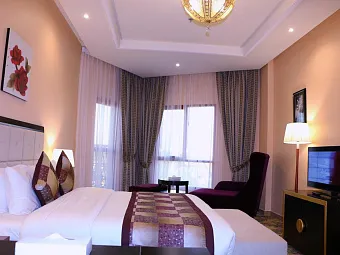 Отель RED CASTLE HOTEL 4*