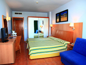 OHTELS VILLA ROMANA 4* (ех VILLA ROMANA)
