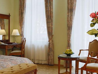   BRISTOL KRALOVSKA VILLA 4*