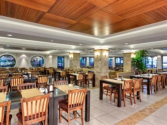 Отель CRYSTAL FLORA BEACH RESORT HV-1/5*