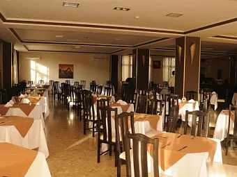 Отель TULIP INN OASIS 4*