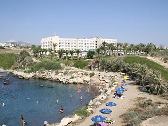  Отель QUEENS BAY 3*
