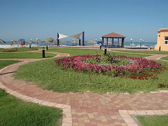 Отель ROYAL BEACH HOTEL & RESORT 4*