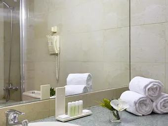 Отель TULIP INN ANDORRA DELFOS HOTEL 4*