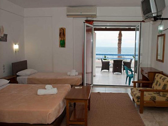AITHRIO HOTEL 2+*