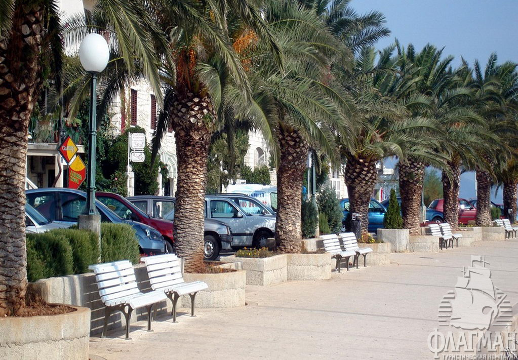 Брела -набережная в Солине.