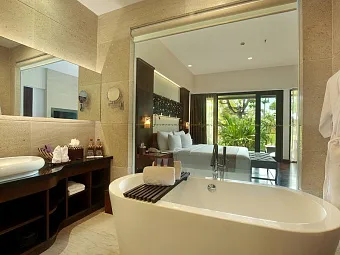 Отель THE SEMINYAK BEACH RESORT & SPA 5*