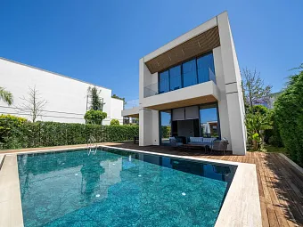 THE NORM COLLECTION DOOR'A 5*