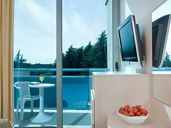 VALAMAR CRYSTAL 4*