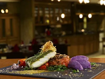 Отель DOUBLETREE BY HILTON RESORT & SPA MARJAN ISLAND 5*