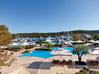 SANI ASTERIAS SUITES 5*