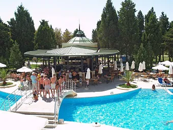 Бассейн отеля SOL NESSEBAR PALACE 5*