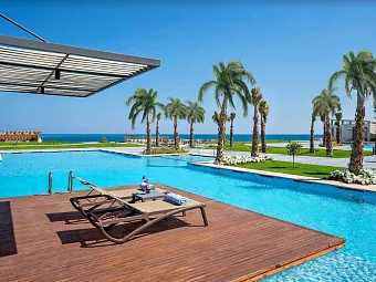 Pool & Executive Villas