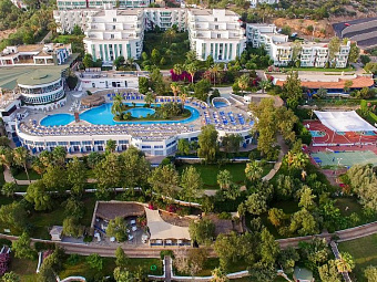 BODRUM HOLIDAY RESORT & SPA 5*